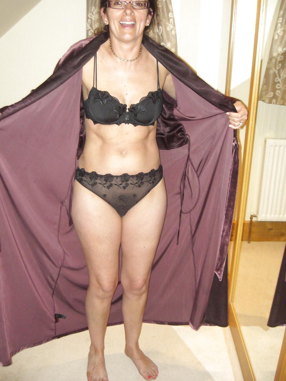 19P Hairy Wife at Home