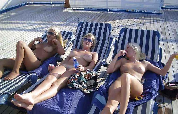 19P Naked beach 190.(Young girls special)