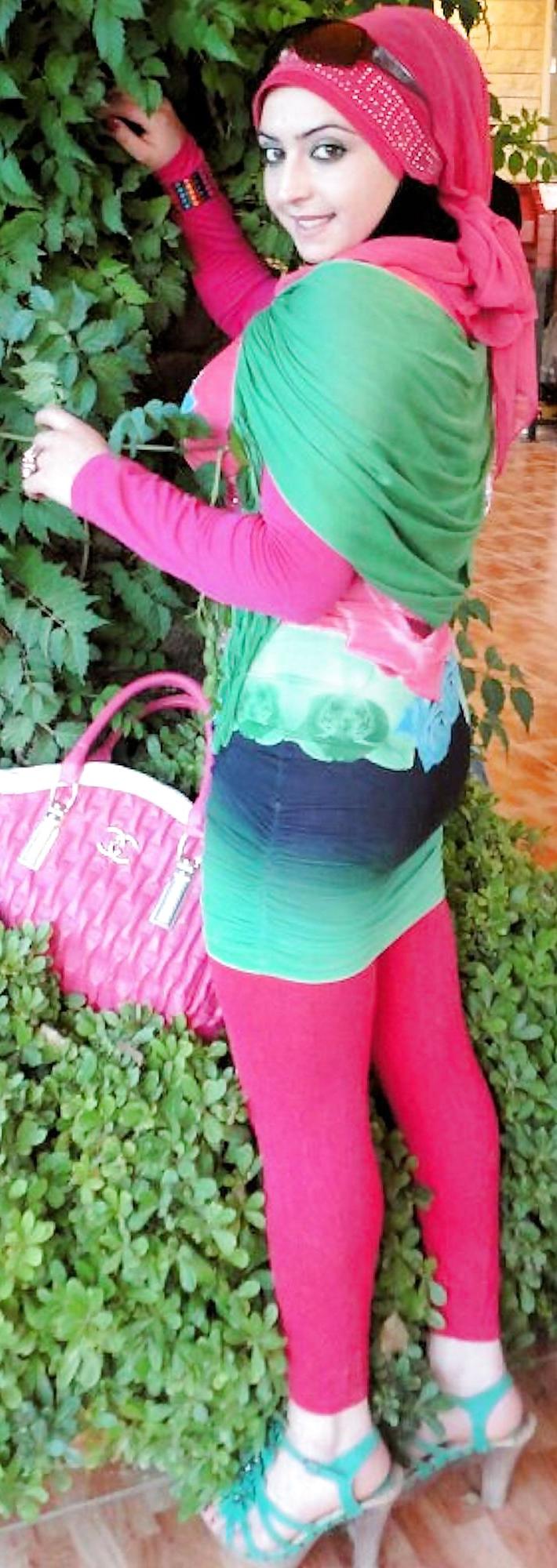 8P Busty arab and turkish woman