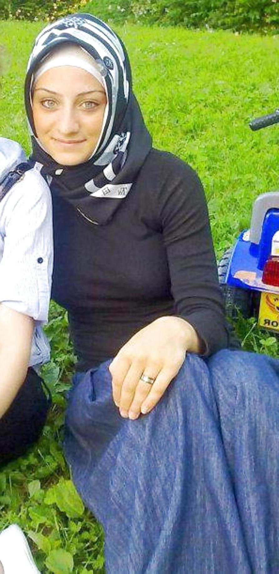8P Busty arab and turkish woman