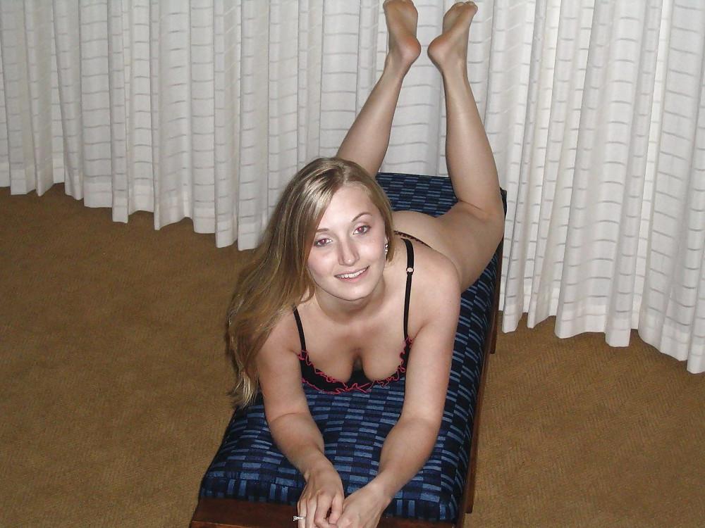 25P Wild Blonde Teen
