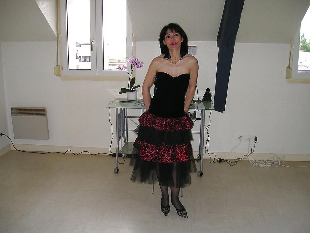 25P Gorgeous Milf Carole