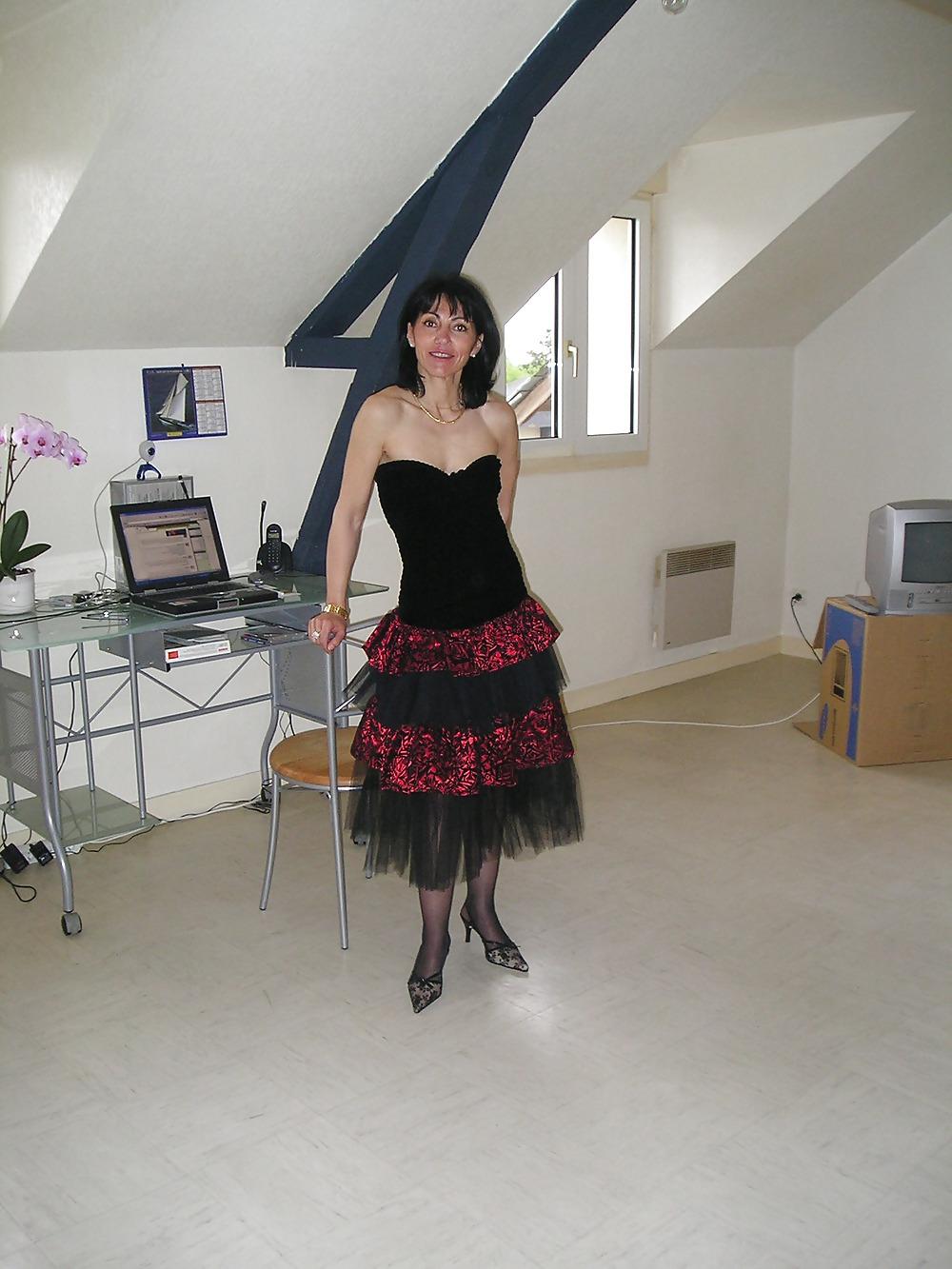 25P Gorgeous Milf Carole
