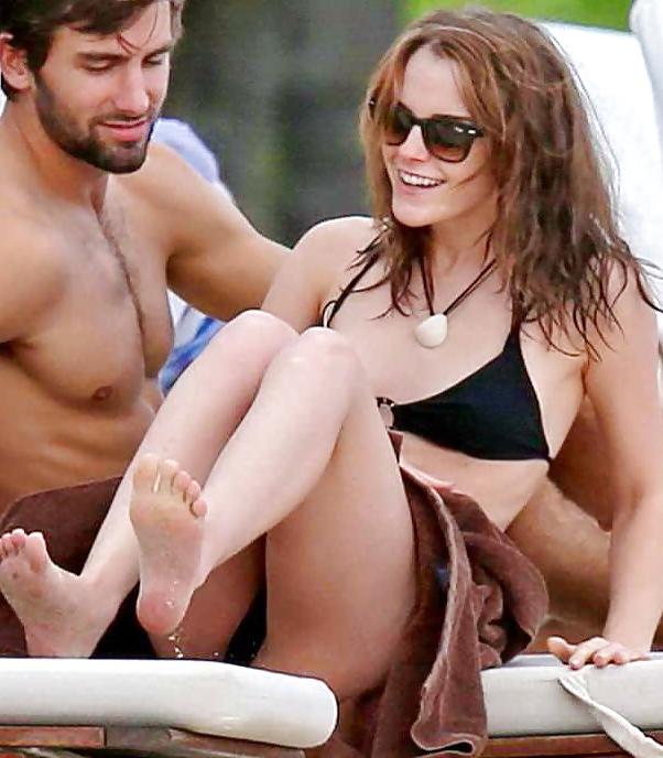 9P Emma Watson ass flash