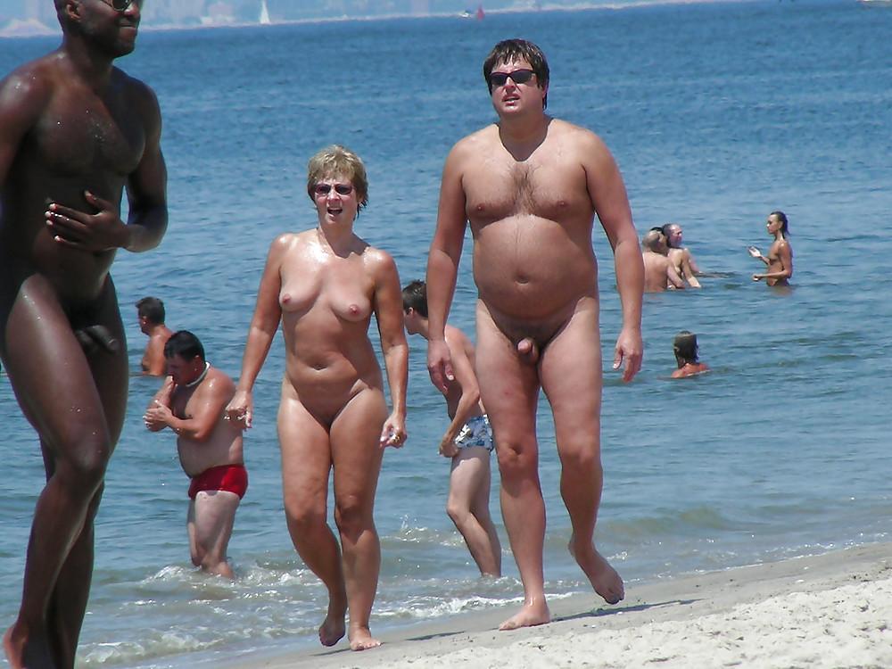 25P Mixed nude beach