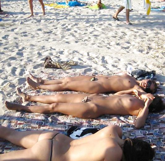 25P Beautiful Day At The Beach 5 By Voyeur TROC