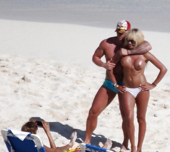 25P Beautiful Beach Babes 7 by Voyeur TROC