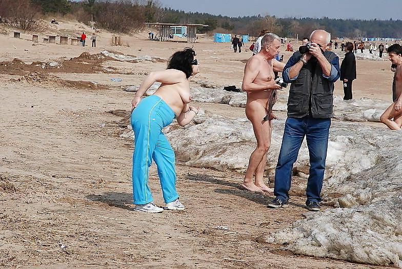 25P Beach girls 9.