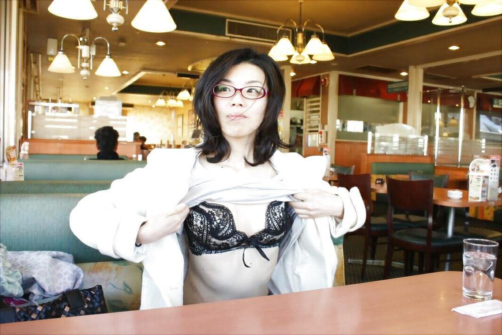 25P Japanese office girl flashing