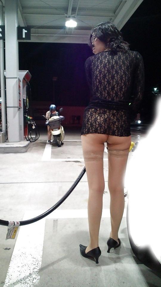 25P Japanese office girl flashing