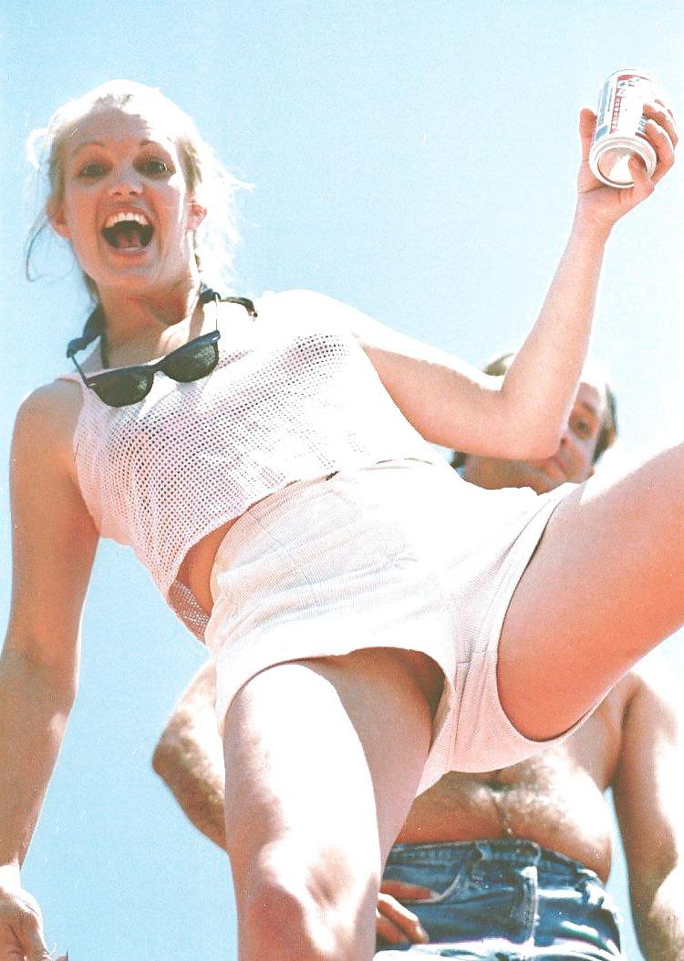 25P Upskirt 1