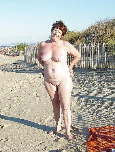 25P Older Beach Nudists