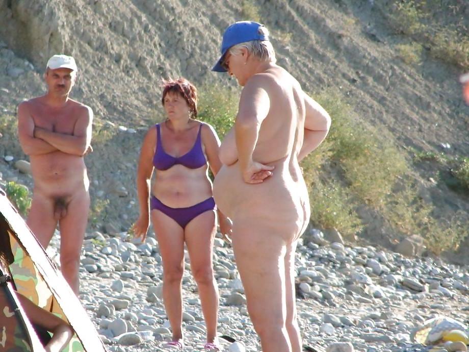 25P Older Beach Nudists