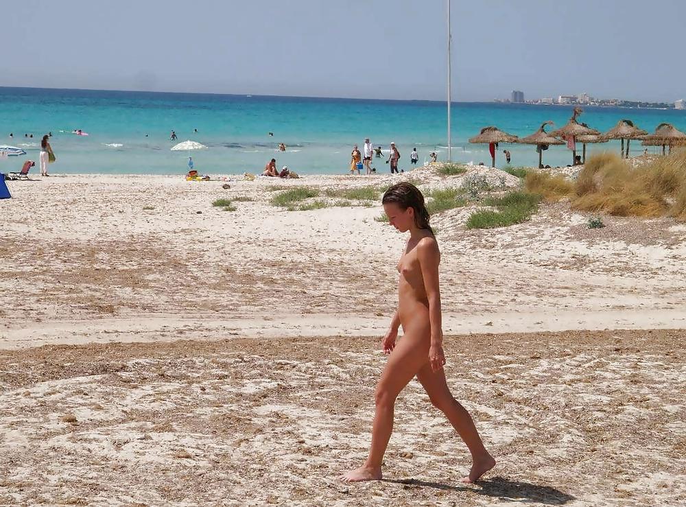 25P Nudist Beach Fun