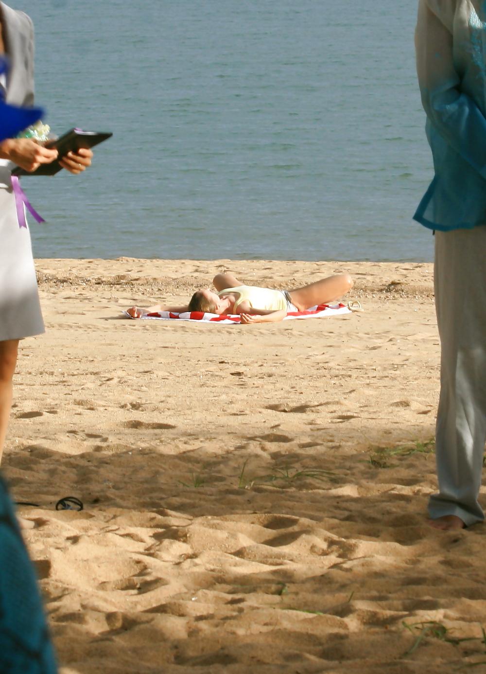 9P Beach Yoga