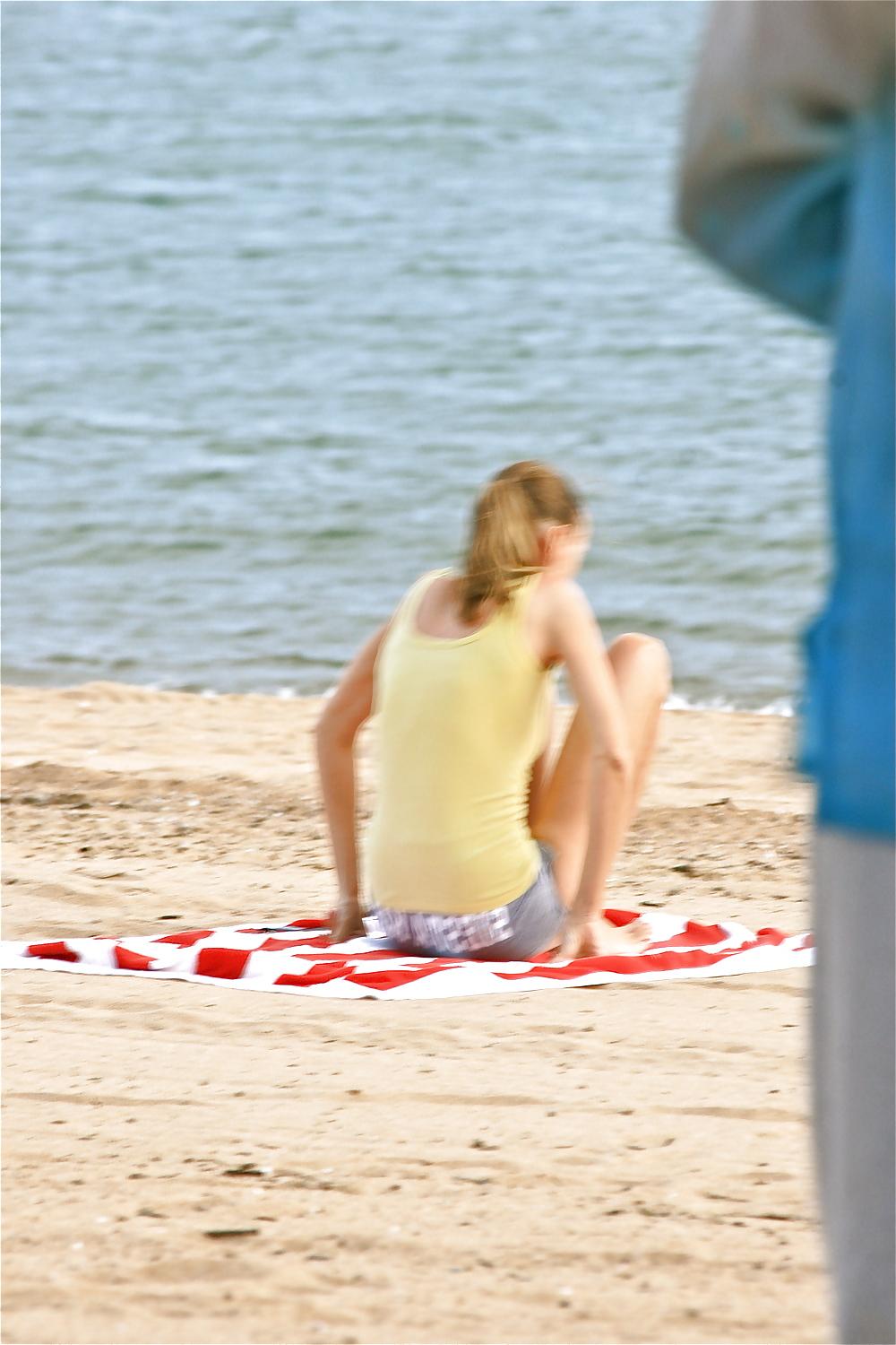 9P Beach Yoga