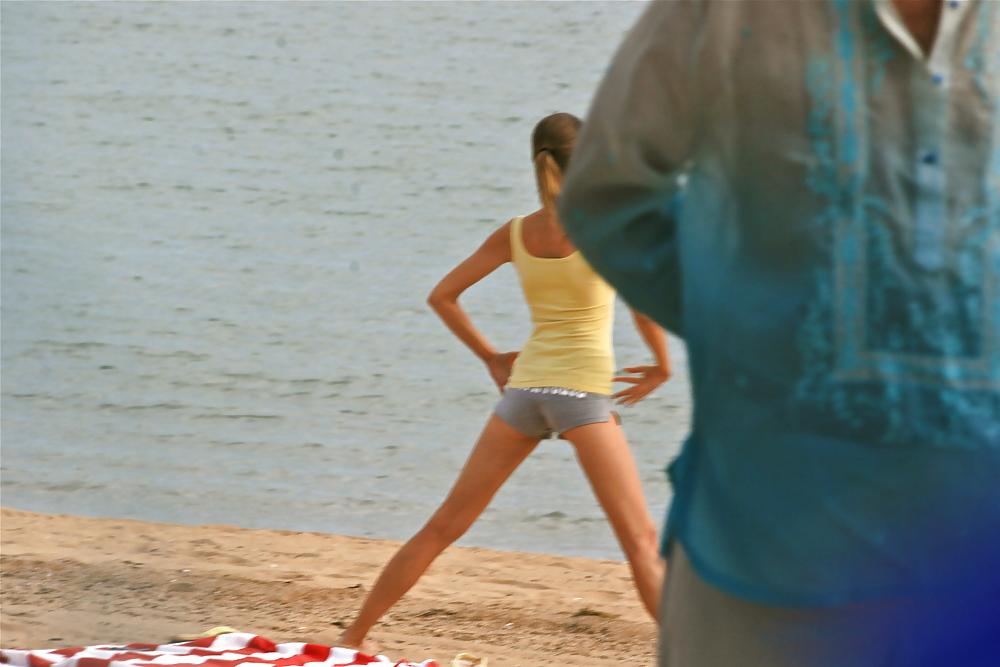 9P Beach Yoga