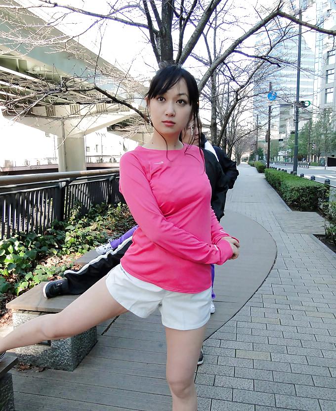 16P Japanese girl morning workout