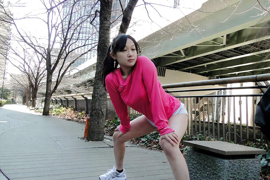 16P Japanese girl morning workout