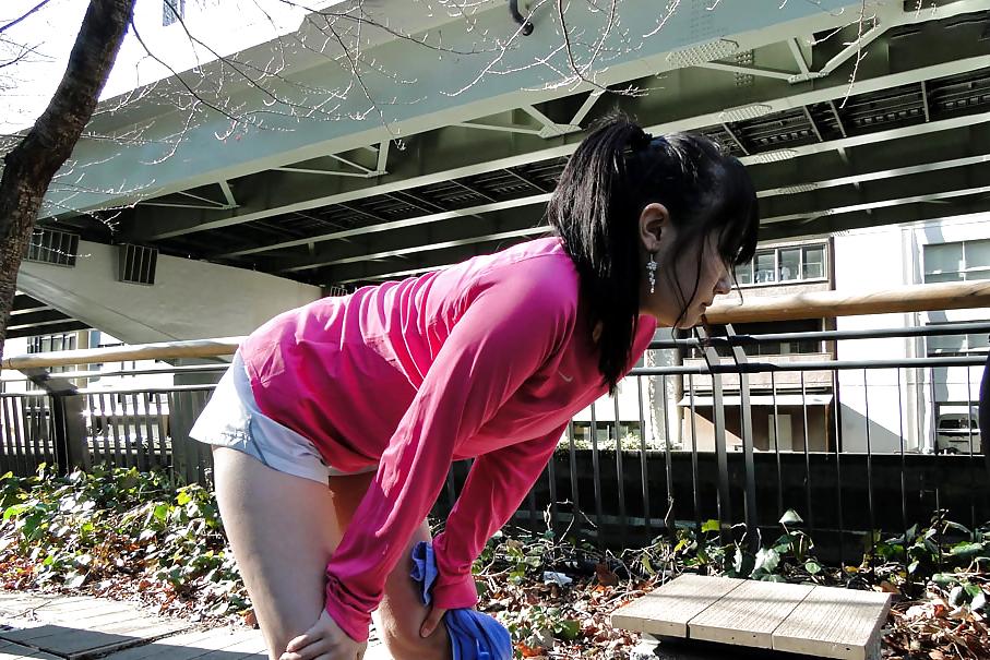 16P Japanese girl morning workout