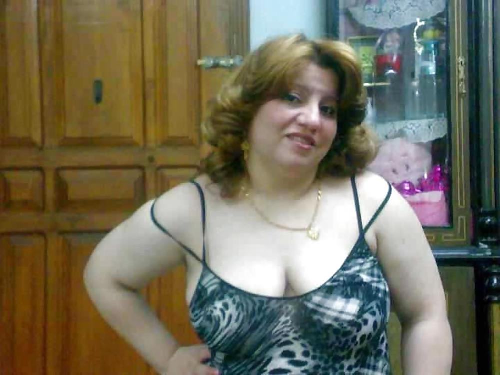 5P Arab woman