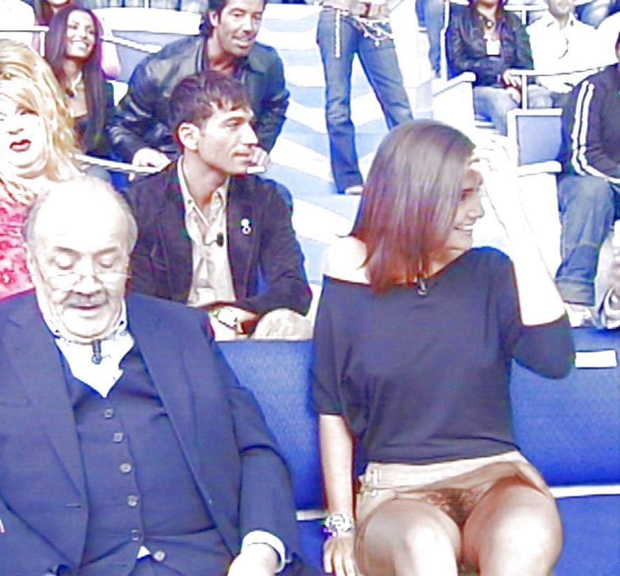 25P Upskirt 14