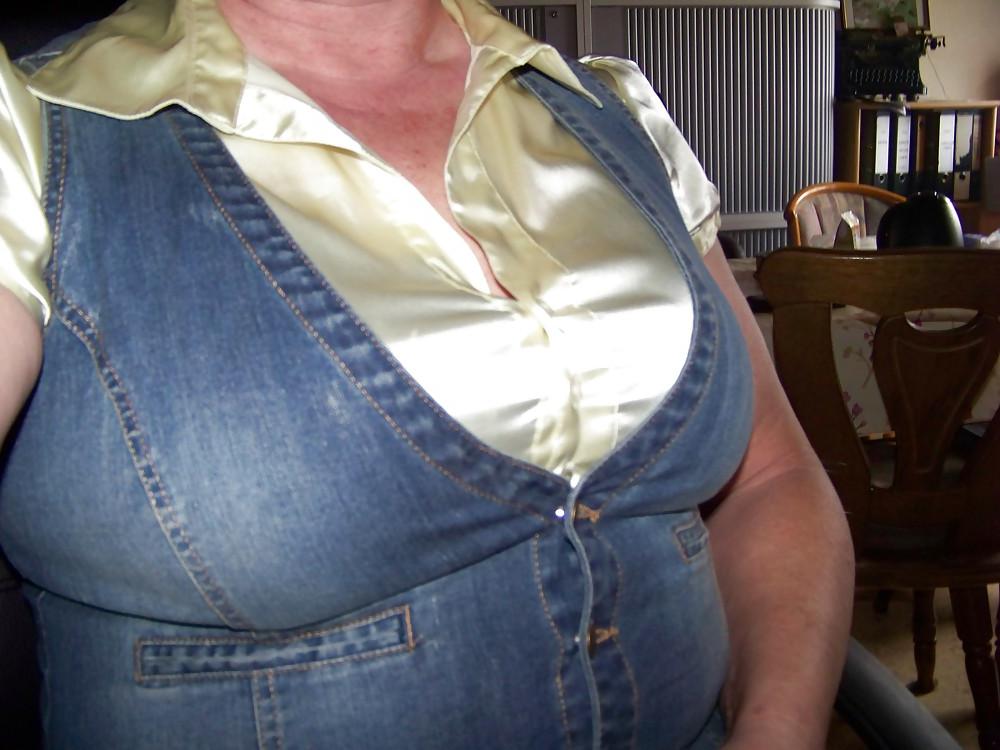 25P Sissy in Office again