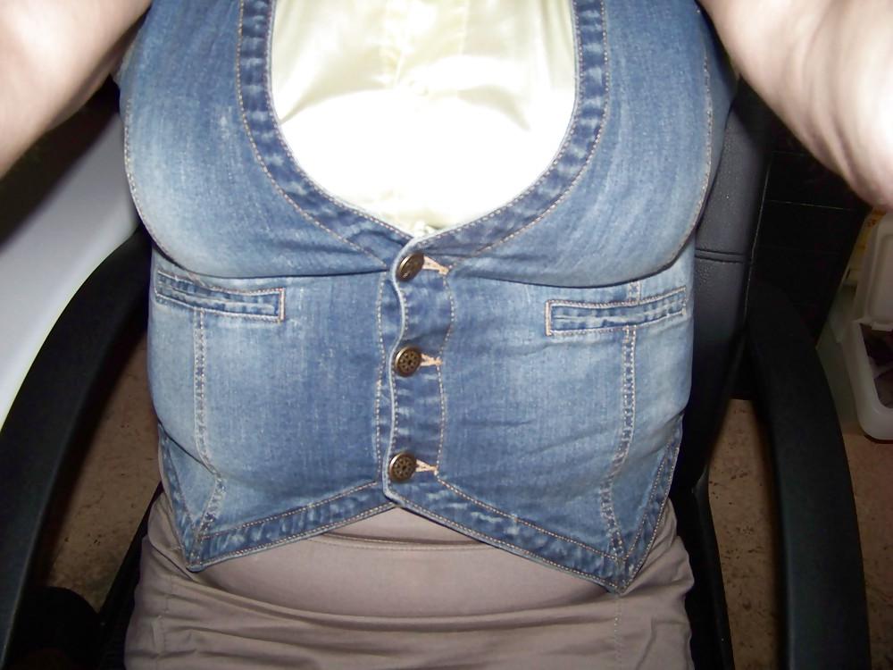 25P Sissy in Office again