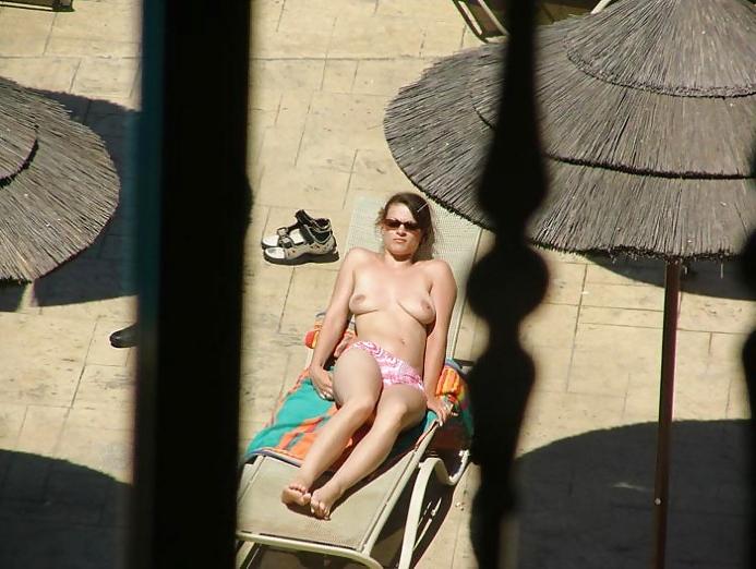 25P Cute Beach Girls - V