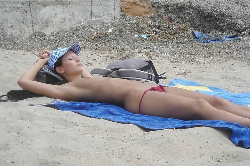 25P Cute Beach Girls - V