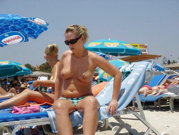 25P Cute Beach Girls - V