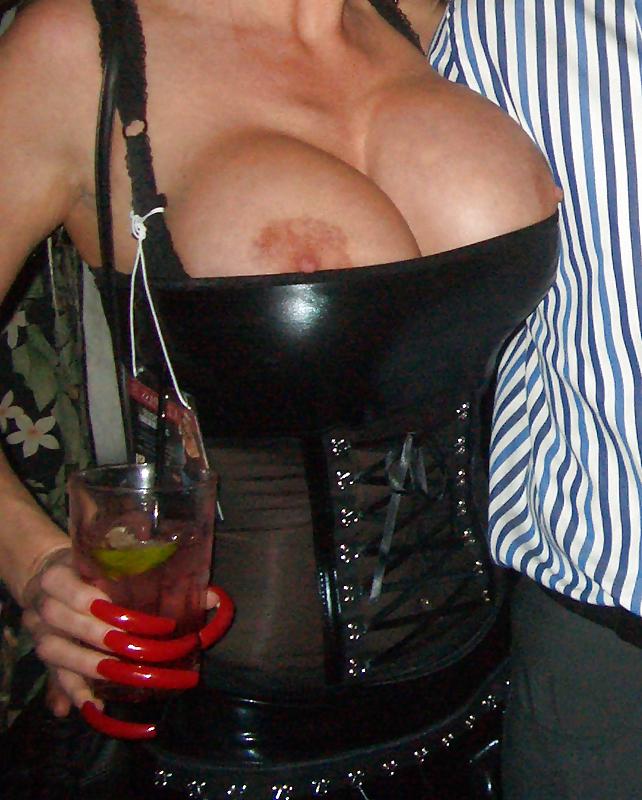 25P Big Fake Titted Milf: Lori Pleasure