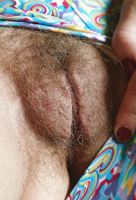 8P Hairy girl next door in bikini great for masturbation