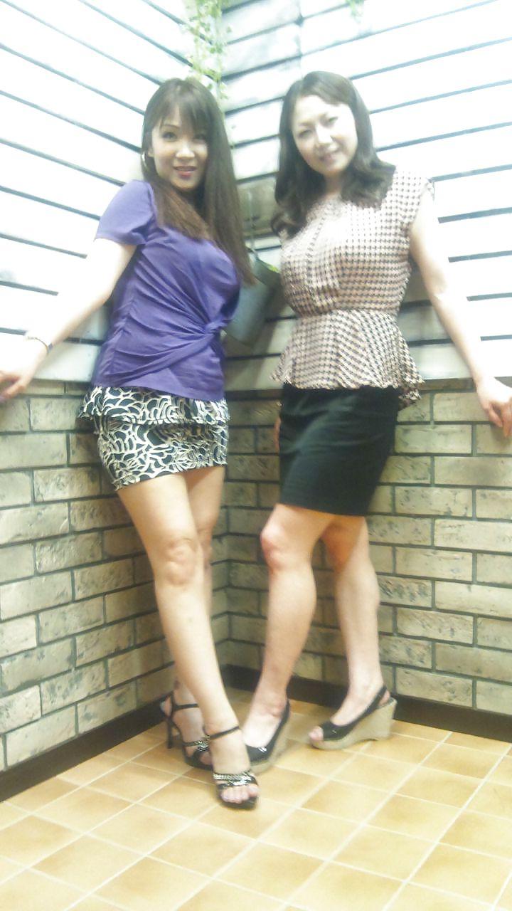 17P Japanese Milfs.