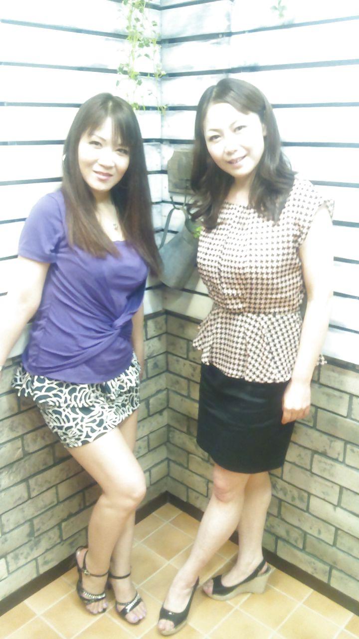 17P Japanese Milfs.