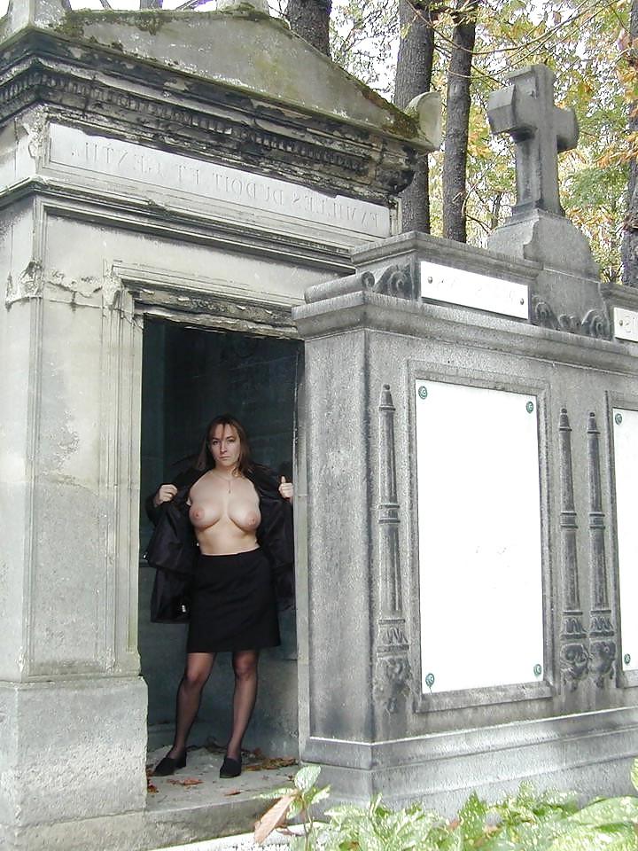 25P Flasher Wife