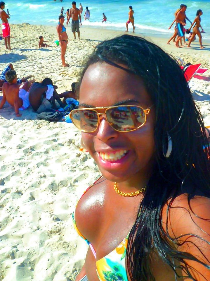 7P Voluptous Black Woman