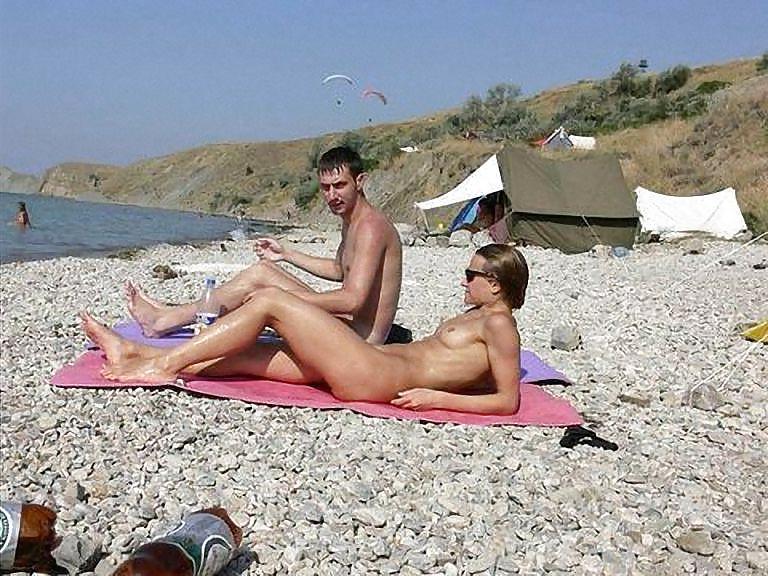 25P Nude beach
