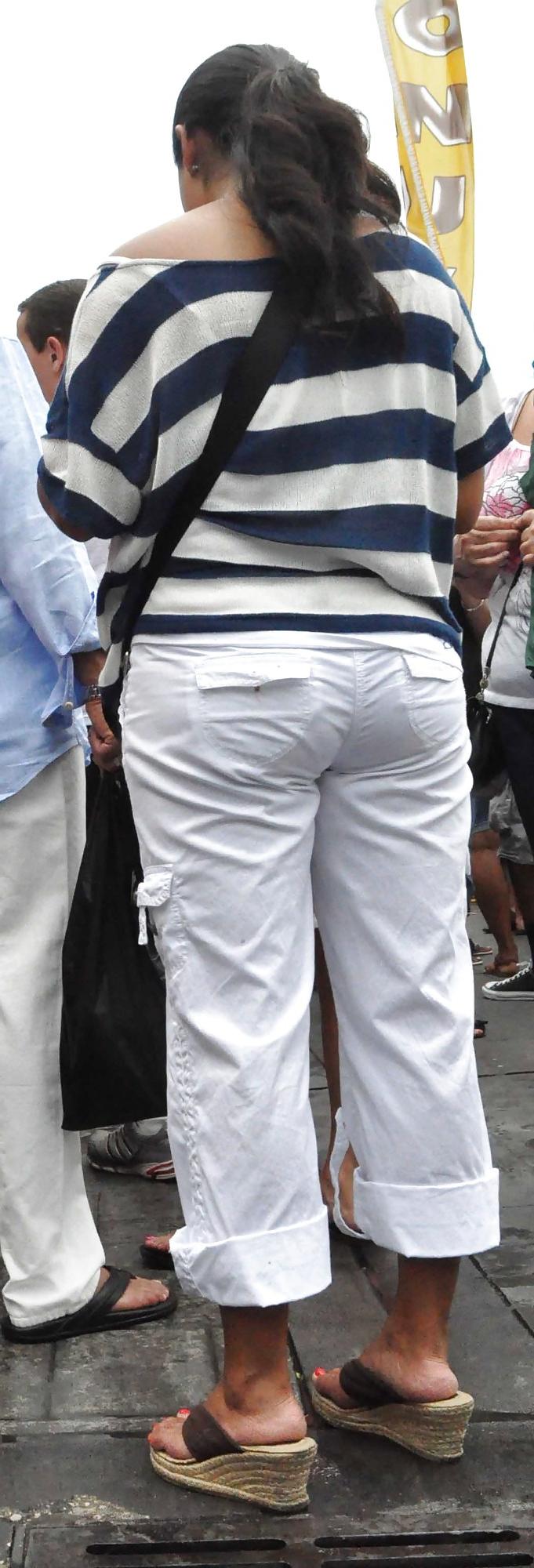 5P Latino MILF White Pants