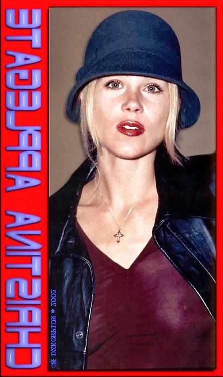 16P Christina Applegate See-Thru