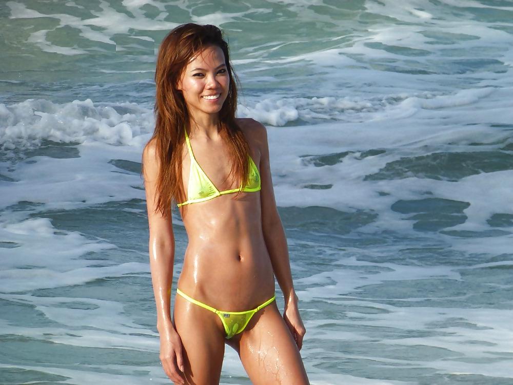 25P Skinny Tiny Titted Balinese Flasher