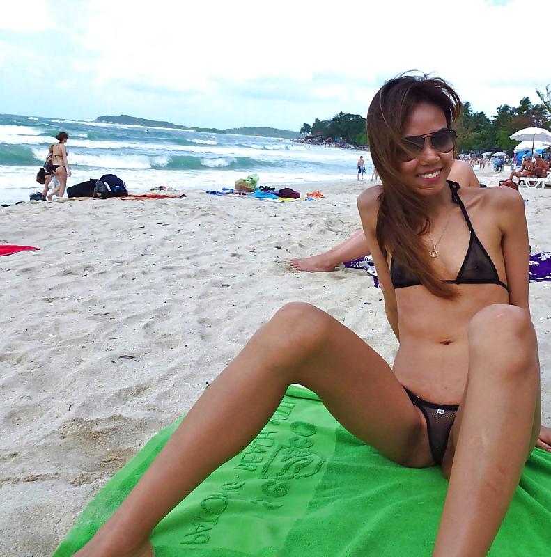 25P Skinny Tiny Titted Balinese Flasher