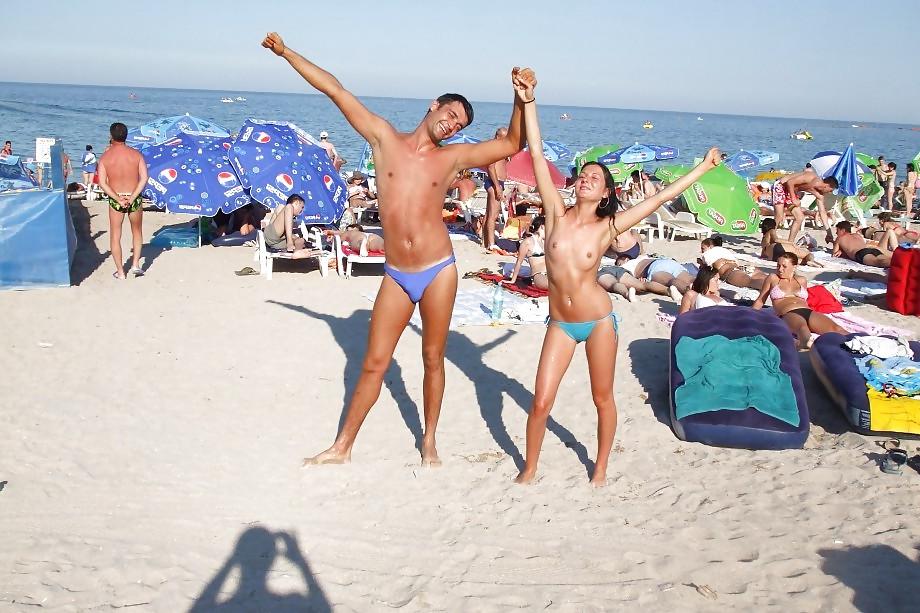 25P Beach girls 16.