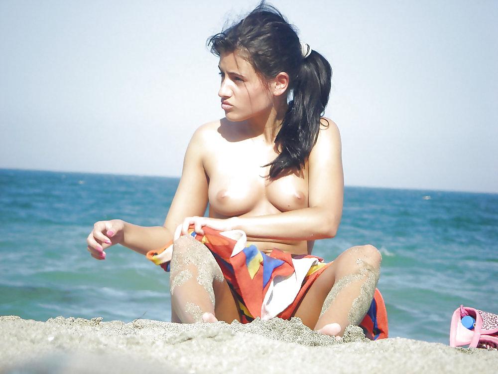 25P Hot Tits at the Beach 39