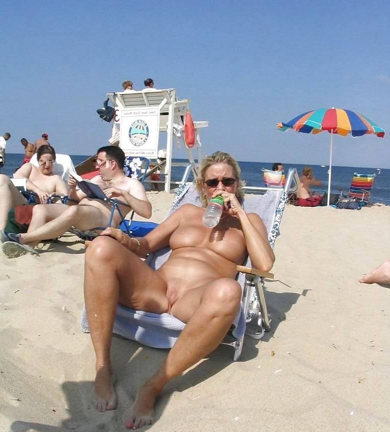 25P Granny Pussy Show by TROC