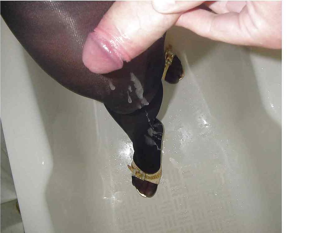 8P Nylonfeet and cum
