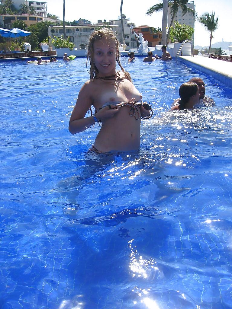 25P Girls Flashing 