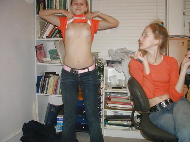 25P Girls Flashing 
