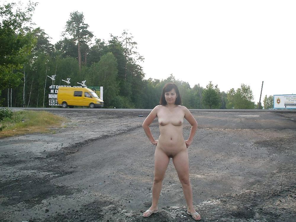 25P Women on the beach