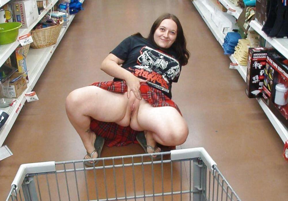 25P MILF flashing - 10